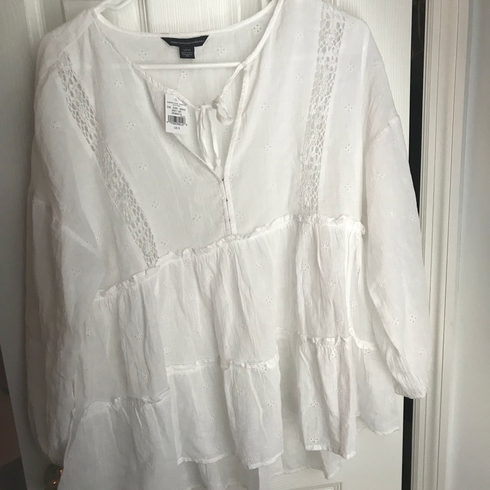 American eagle flowy white top